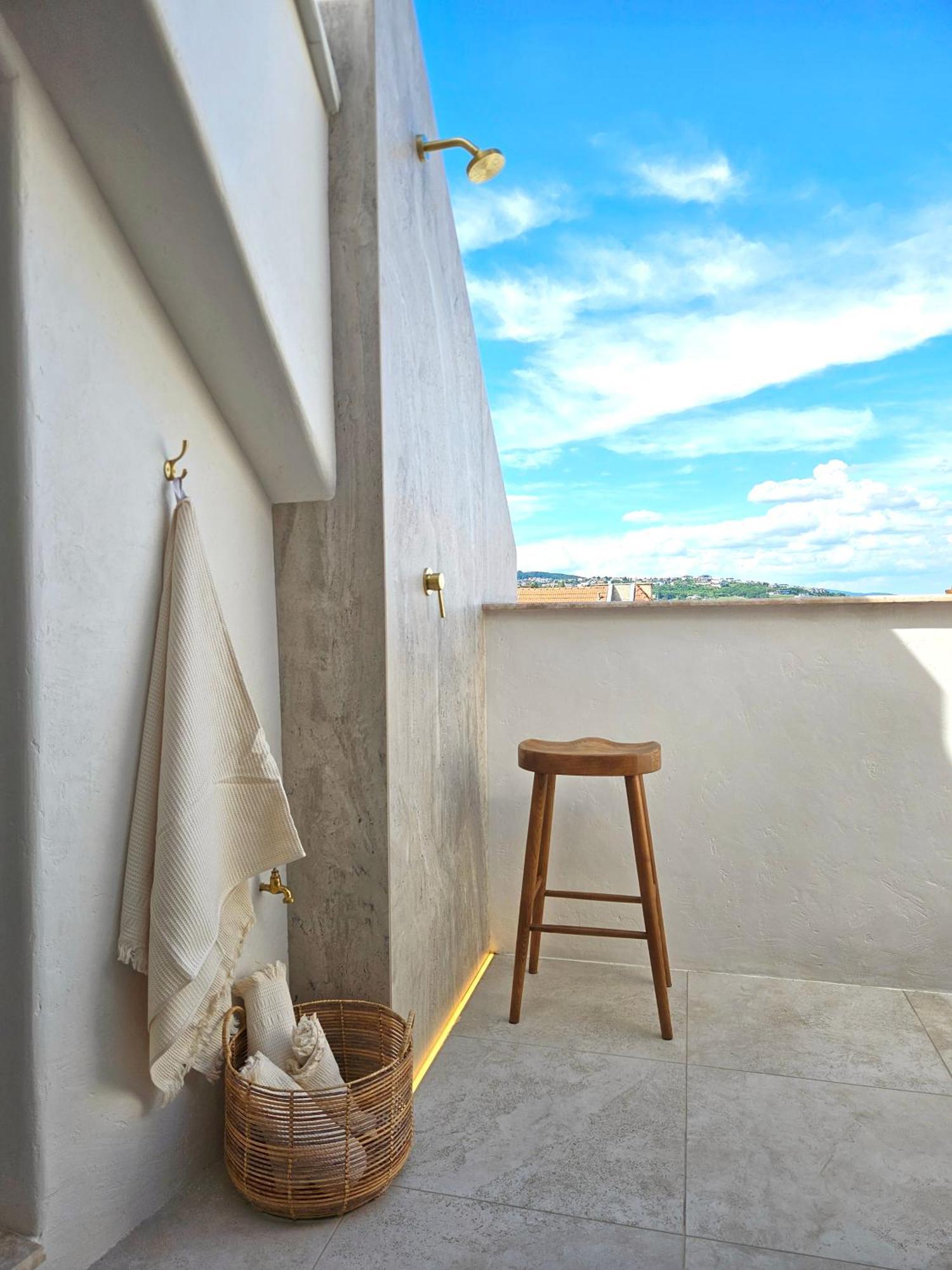 New Design Top-Class Suite Next To The Castle-Free Parking-Terrace Bratislava Bagian luar foto
